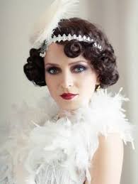 Check out these trending hair accessories that you can style your short hairstyles with! Flapper Hairstyles For Short Hair Google Search Roaring 20s Hairstyles Flapper Hair Retro Hairstyles
