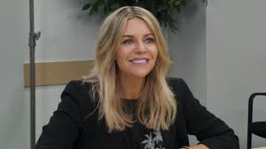 Its Always Sunnys Kaitlin Olson Shares Thoughts On Fans Screaming Shut  Up, Bird! At Her In Public, And Its More Proof That Shes The Best |  Cinemablend
