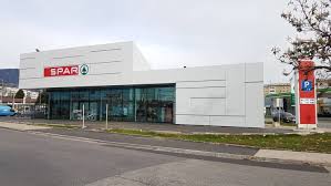 Die arbeiten werden abschnittsweise, bei das äußere erscheinungsbild der htl villach mit ihrer markanten betonfassade bleibt erhalten. Spar Filiale Erstrahlt In Neuem Glanz In Villach 5 Minuten Nachrichten Aktuelles