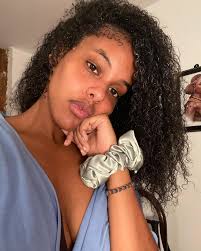 Do not speak to me or my scrunchie ever again!! Thanks for enabling this  energy @crownaffair 💫