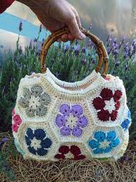 Simple, easy and fast to make. Pin By Green On Crochet Crochet Bag Pattern Crochet Bag Bag Pattern