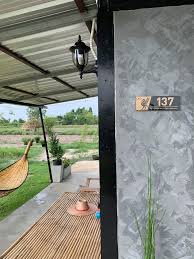 บ านสวนสไตล โมเด ร นลอฟท กลางท งนา 1 ห องนอน 1 ห องน ำ งบ 200 000 กว าบาท thai let s go ในป 2021 ออกแบบบ าน แบบบ านช นเด ยว บ านโมเด ร น