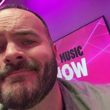 Mary Comiskey (@MBComiskey)