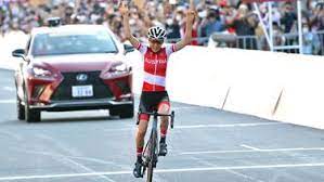 Anna kiesenhofer took a shock solo win for austria in the women's olympic cycling road race as anna kiesenhofer (l) celebrates winning gold, but annemiek van vleuten thinks she has won. Cuxlgvb4x Lyzm