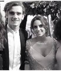 You might not instantly recognise antoine griezmann's stunning wife erika choperena. Antoine Griezmann Erika Choperena On Their Wedding Antoine Griezmann Griezmann Football