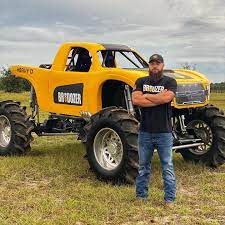 Heavy D - Just in case you needed another reason to watch the new season of Diesel Brothers that airs soon 👀 #brodozermegatruck #megatruckracing # dieselbrothers | Facebook