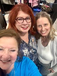 Julie Copple's Instagram, Twitter & Facebook