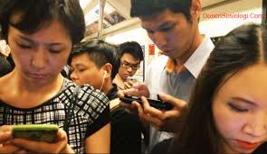 Penjelasan mobilitas sosial dan jenisnya disertai contoh. 30 Contoh Mobilitas Sosial Vartikal Dan Horizontal Di Lingkungan Masyarakat Dosensosiologi Com