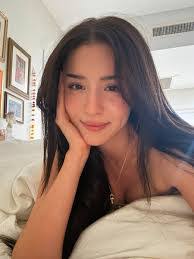 Delia Gray's Instagram, Twitter & Facebook