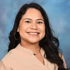 Sara Cerda's Instagram, Twitter & Facebook