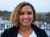 Michelle Loggins's Instagram, Twitter & Facebook