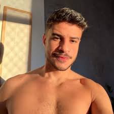 Victoria Sena (@vick_sena)