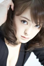 貫地谷しほり 豊満なムチムチお○ぱいの谷間＆横乳セクシー画像 - お～い！お宝