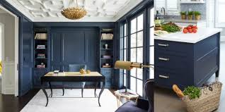 Love how the depth of this blue varies depending on the lighting. Remodelaholic Color Spotlight Benjamin Moore Hale Navy