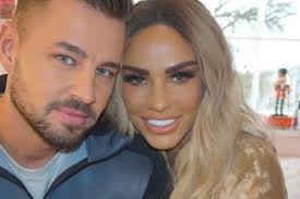 Katrina amy alexandra alexis price (née infield; Katie Price And Fiance Carl Woods To Buy Lavish 800k Essex House While Waiting For Mansion To Be Refurbished Essex Live