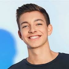 Bradley Rivera's Instagram, Twitter & Facebook