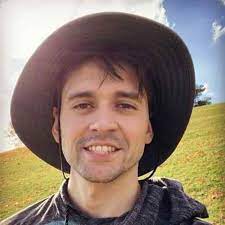 Daily dose of internet accidentally shows his face on livestream. Daily Dose Of Internet Bio Age Net Worth Single Nationality Body Measurement Career