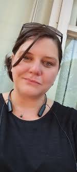 Michelle Sievers's Instagram, Twitter & Facebook