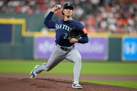 Mariners All-Star Bryan Woo to miss Thursday start with pectoral tightness as playoffs approach - World Baseball Network