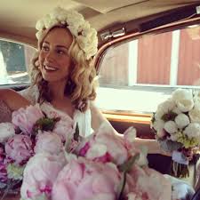 See what david austin (davidmaustin) has discovered on pinterest, the world's biggest collection of sine qua non's west town hair salon is the winner of salon today's 2011 salon of distinction award. Flowers For Hair T Rose Times Page 2