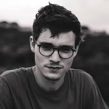 Trouvez un freelance Identite Visuelle disponible sur Malt