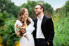 If he could have it, he'd gladly take a woman who can do it all. Wlwt Cincinnati Anchor And Husband Marry Amid Cancer Diagnosis