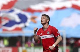 Bastian schweinsteiger (born august 1, 1984) is a professional football player who competes for germany in world cup bastian schweinsteiger is a midfielder and is 5'11 and weighs 168 pounds. Fussball So Viel Verdient Bastian Schweinsteiger In Den Usa Fussball Stuttgarter Zeitung