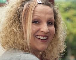 Carina Hooper's Instagram, Twitter & Facebook