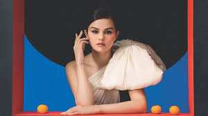 'de una vez.' tonight, gomez captioned her tweet in spanish, which included the song's cover featuring the singer dressed in a vintage floral light 2021 is shaping up to be a busy year for gomez, who recently announced the second season of her hbo max cooking show, selena + chef, with a. Selena Gomez Anuncio Que Proximamente Llegara Su Nueva Cancion En Espanol Infobae