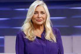 La prima, nata dalla relazione con il modello ed. Avete Mai Visto Il Figlio Di Mara Venier Chi E Paolo E Cosa Fa