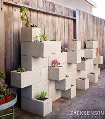 Diy jardinera con bloques de hormigón. 15 Ideas Para Hacer Tu Propia Azotea Verde Cultura Colectiva Jardineras De Concreto Azoteas Verdes Bloque De Hormigon