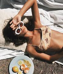 Scandalous affairs - behind the scenes