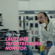 Hier ist ein einbrecher ums leben gekommen, als er auf der flucht eine treppe hinabstürzte. Der Tatortreiniger Tatortreiniger Nonstop In Der Ard Mediathek Facebook