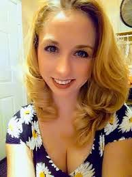 Freda Curtis's Instagram, Twitter & Facebook