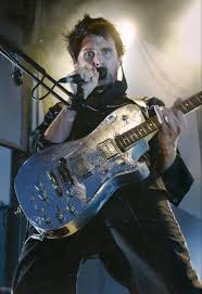 The first and largest fuckyeah blog for matt bellamy, guitarist of english rock band muse.feel free to ask questions and submit your favourite matt pictures! Matt Muse Matthew Bellamy Muse Cool Bands