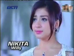 Amira dan zahira mempunyai kehidupan yang berbeza. Putri Yang Ditukar 2010 Opening Sountrack Sinetron Indonesia Youtube