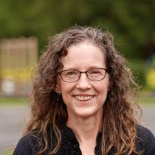 Janis Davis's Instagram, Twitter & Facebook