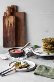 Zucchini Spinat Puffer Mit Zweierlei Dips Rezept Glutenfrei Zucchini Und Spinat