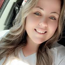 Janette Blair's Instagram, Twitter & Facebook