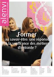 L'auxiliaire de vie apporte son aide aux personnes fragilisées, dépendantes, ayant des difficultés passagères dues à l'âge, à une maladie, à un handicap ou à des difficultés sociales. Aidons Les Auxiliaires De Vie A Prendre Du Recul Dans Leur Quotidien