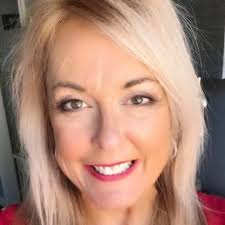 Robin Poynter's Instagram, Twitter & Facebook