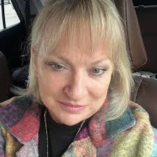 What are the best restaurants for a strolling date night