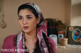 Hande erçel hayatı ve biyografisi hakkında bilgi almak vehande erçel ile ilgili haberleri okumak için tıklayın. Turkijos Aktoriai Turk Oyunculari Makbule Sitare Akbas Yasemin Seriale Dila Hanim Ponia Dila 2012 2014 Poniadilahanim Tamakbulesitareakbas Facebook