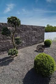 Gartenmauersteine Aus Beton In 2020 Mauer Steine Garten