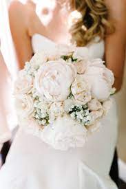 Fleurs ou accessoires tendances ? Quelles Tendances De Fleurs De Mariage Adopter En 2018 Fleurs Mariage Bouquet Mariee Rose Bouquet Mariee Pivoine