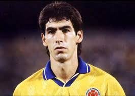 El fútbol, como en toda la geografía sudamericana, proyectó un cambio altruista en la república de colombia. Andres Escobar El Futbolista Que Murio Por Marcar Un Gol
