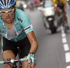 Nebylo by lepší vydělat ty prachy za rok třeba v tom dortmundu? Deutscher Toursieger Jan Ullrich Gibt Blutdoping Bei Fuentes Zu Welt