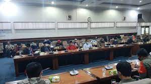 Maybe you would like to learn more about one . Tak Bisa Kerja Imbas Ppkm Yang Terus Diperpanjang Penyanyi Ini Menangis Histeris Di Gedung Dprd Diy Tribunjogja Com