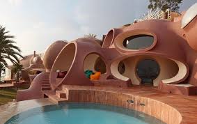 Immerse Yourself In Pierre Cardin S Palais Bulles Bubble House Organic Architecture Pierre Cardin