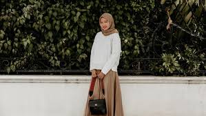 Scopri ricette, idee per la casa, consigli di stile e altre idee da provare. Cara Memakai Jilbab Segi Empat Untuk Anak Sekolah Bisa Dipadukan Dengan Seragam Citizen6 Liputan6 Com